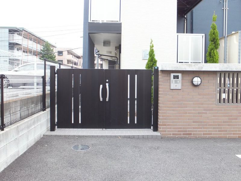 レオパレス市川原木 エントランス