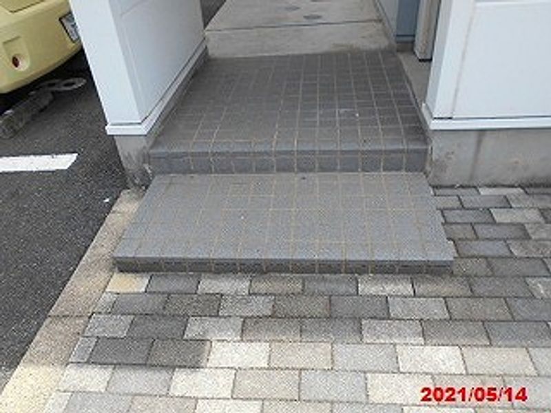 レオパレスマンリィ エントランス
