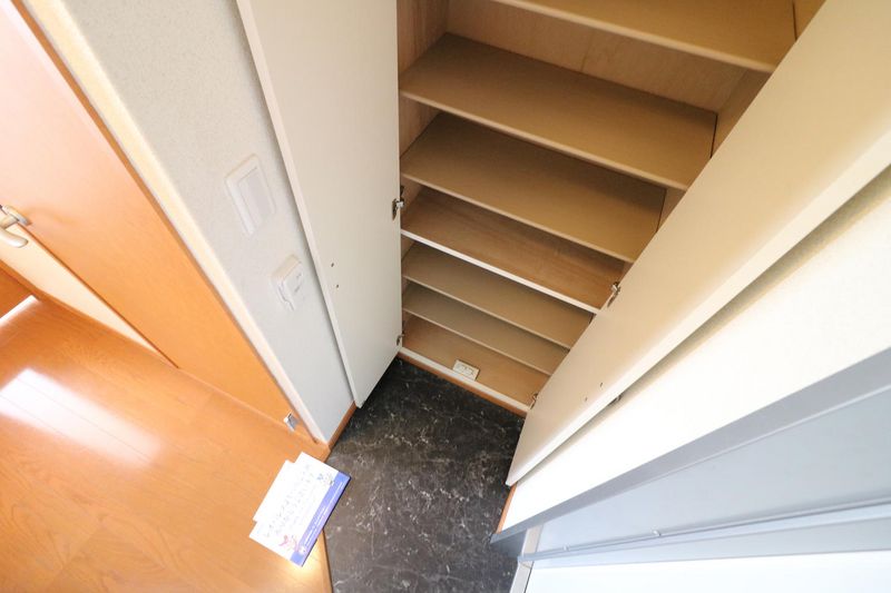 レオパレスグリーンリーフ 玄関