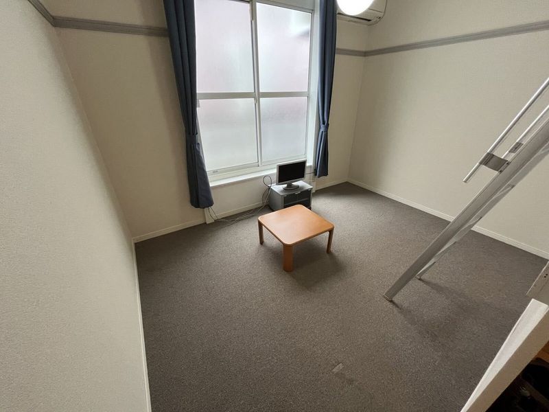 レオパレスフジ 居間