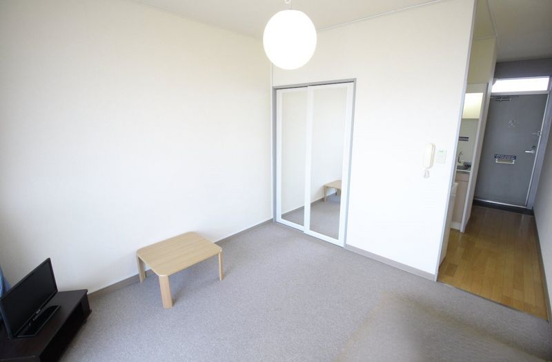レオパレス住吉伍番館 居間