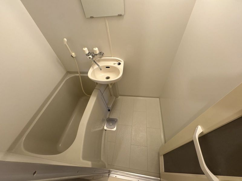 leopalace Kouta B Bathroom