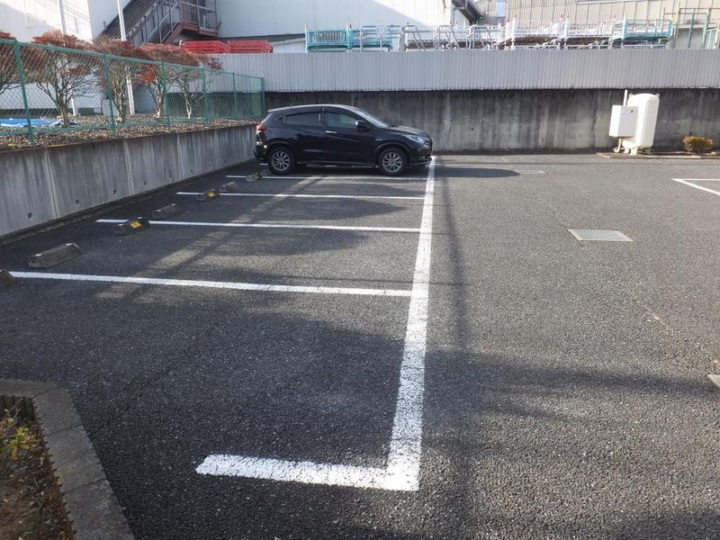 レオパレスシンフォニー 駐車場