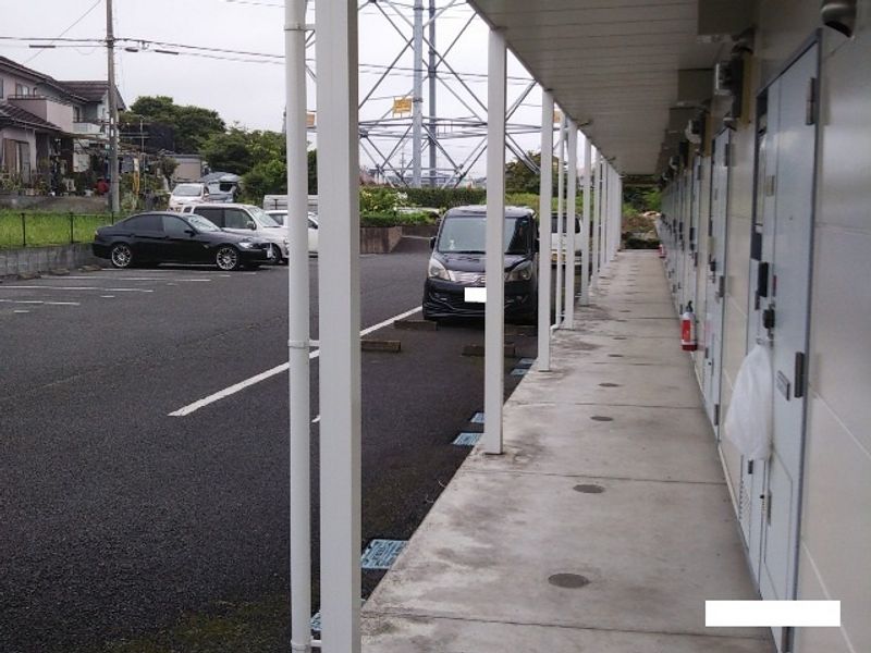 レオパレスグランディール 駐車場