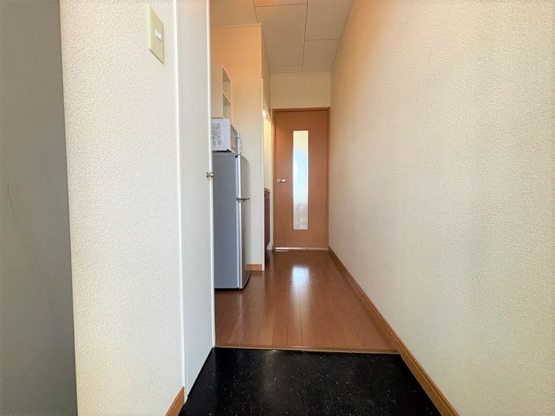 レオパレスメイシェル 玄関