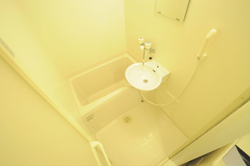 leopalace Darkstar Bathroom