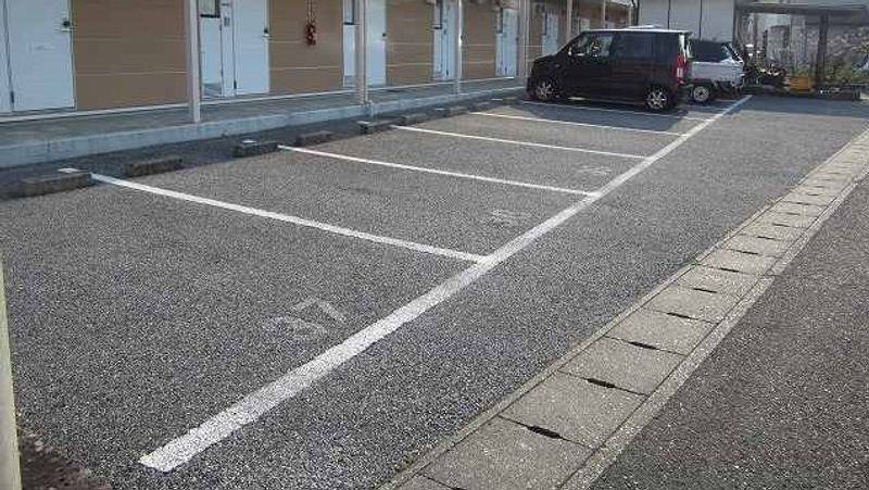 レオパレスサニーヒルⅢ 駐車場