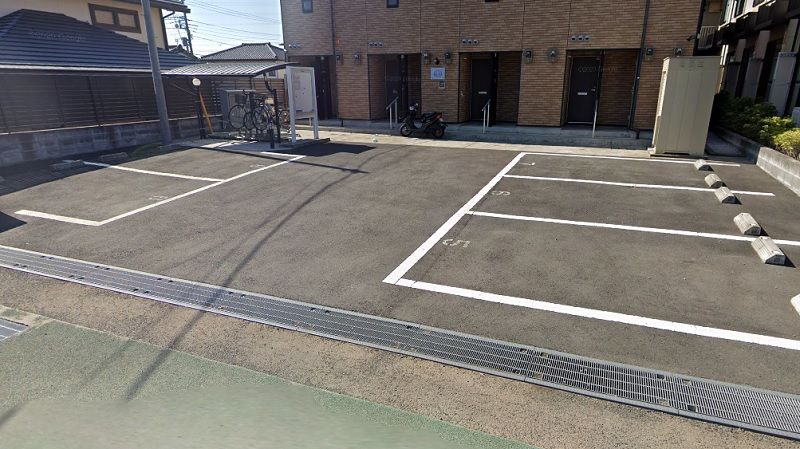 レオネクストイーハトーブⅡ 駐車場