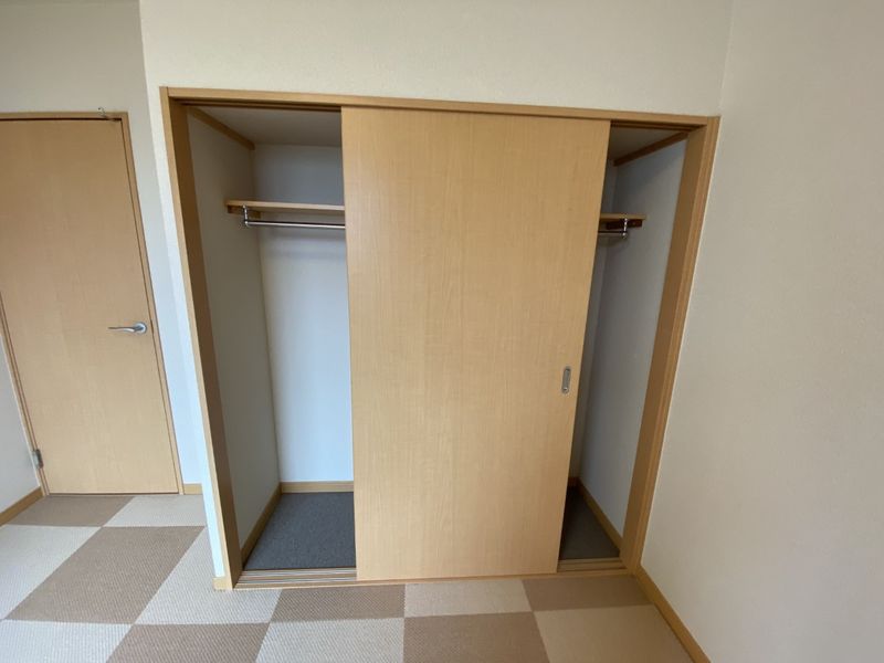 レオパレスはばたけⅡ 収納