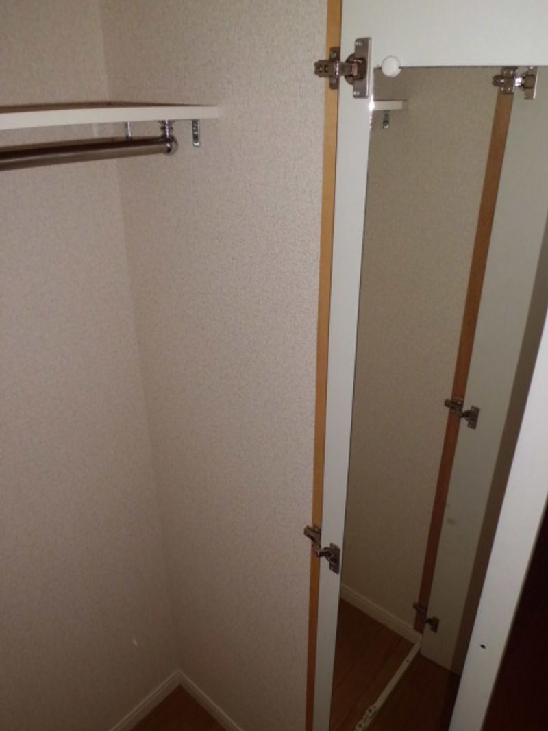 レオパレスカメリア参番館 収納