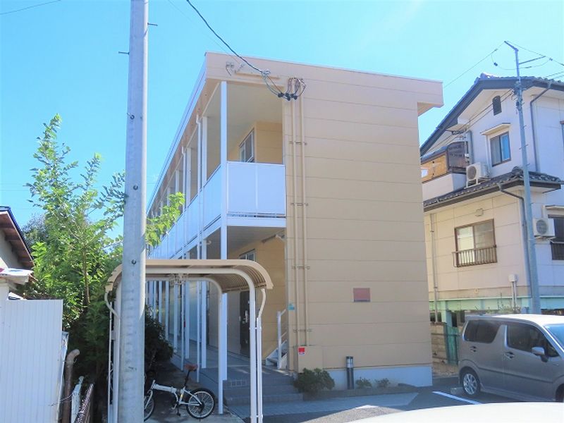 レオパレスＡＶＡＮＺＡＲＥ　Ｋ 外観