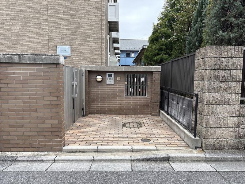 leopalace Fried 입구