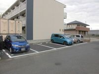 レオネクスト藤 駐車場