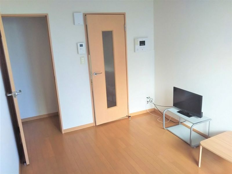 レオパレスリョーヒーナ 居間