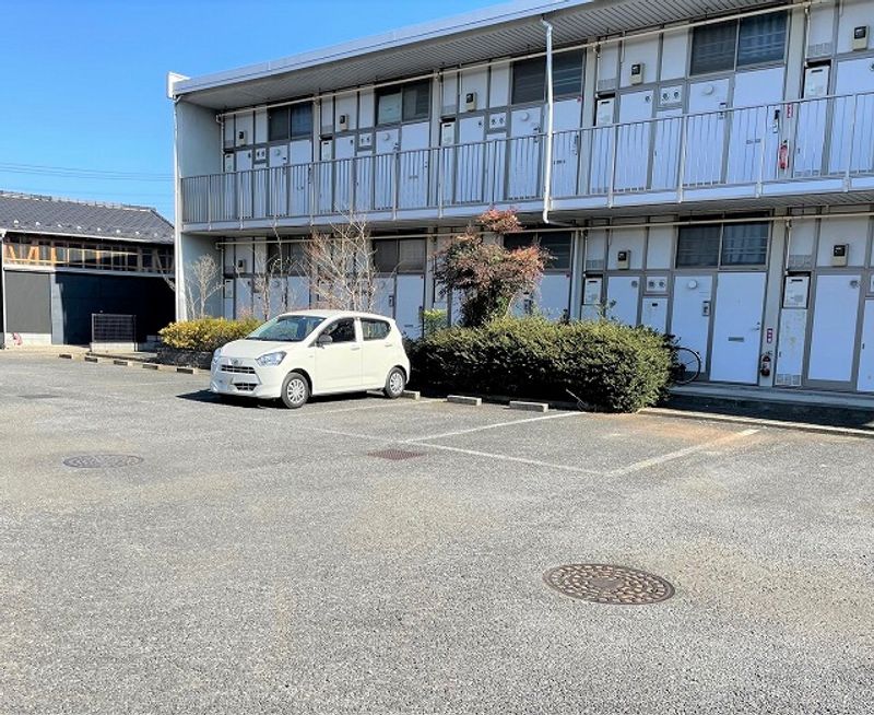 レオパレスＡＯＫＩ 駐車場