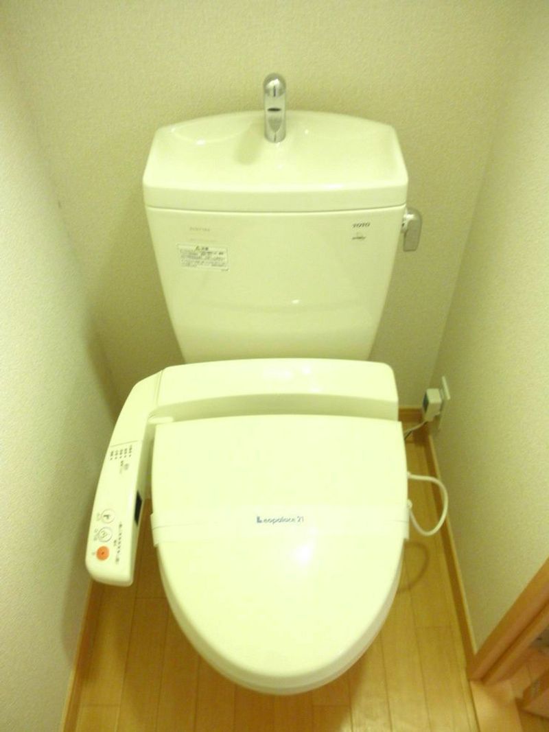 レオパレスプランタン トイレ