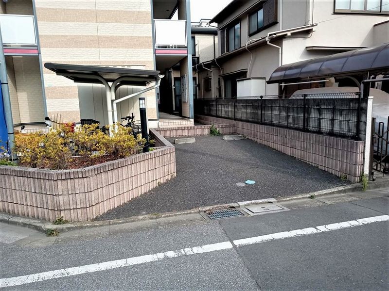レオパレスウェルストンⅠ 駐車場