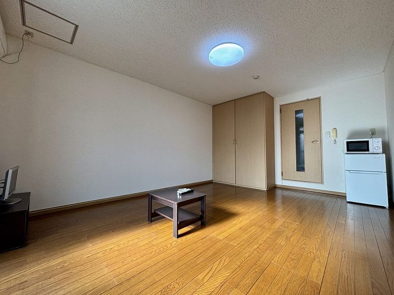 レオパレスウィステリアガーデン 居間