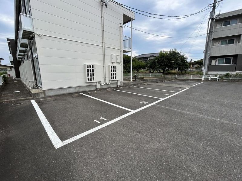 レオパレスＦＵＭＡ 駐車場