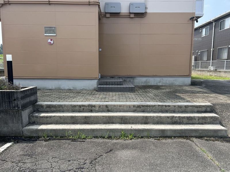 レオパレスガーデンシティ エントランス