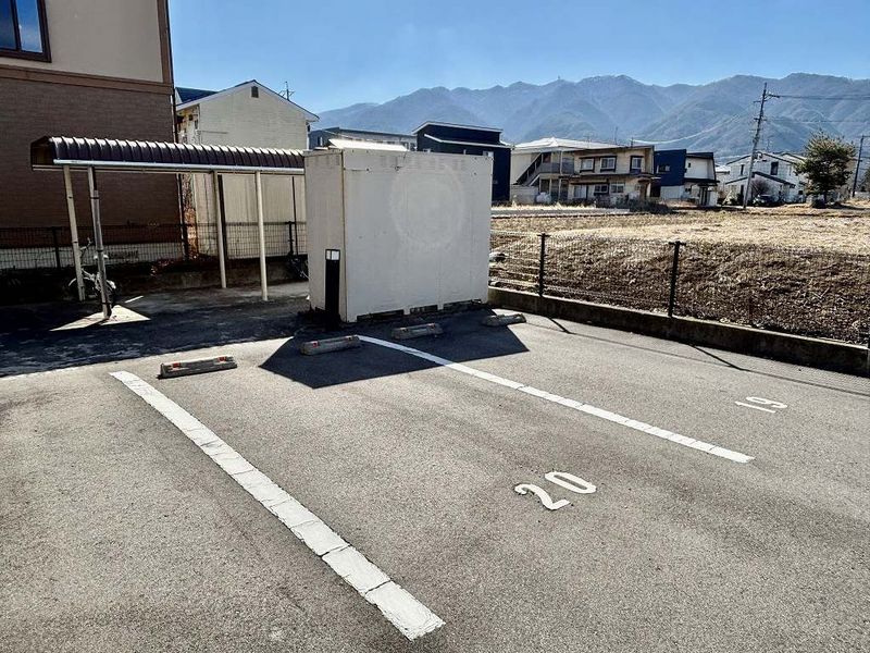 レオパレスパール　ベック 駐車場