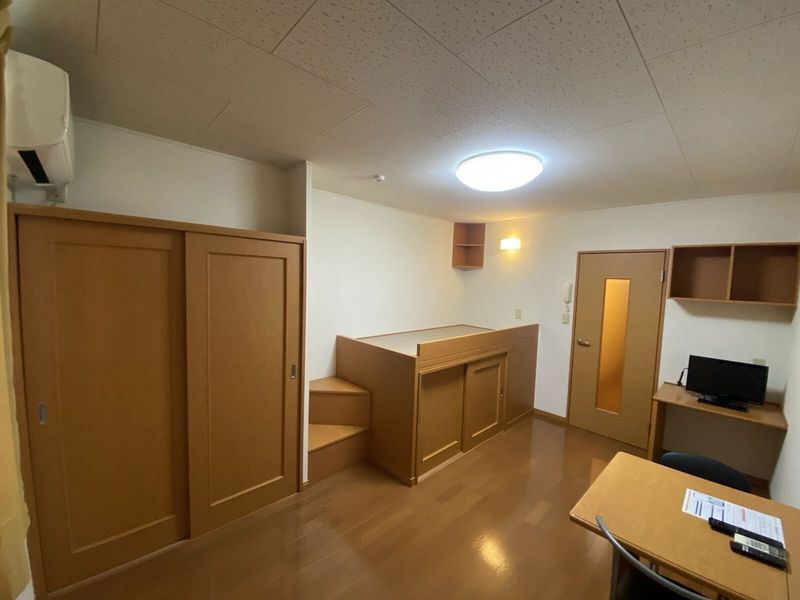 レオパレスＧＯＤＤＥＳ師勝 居間