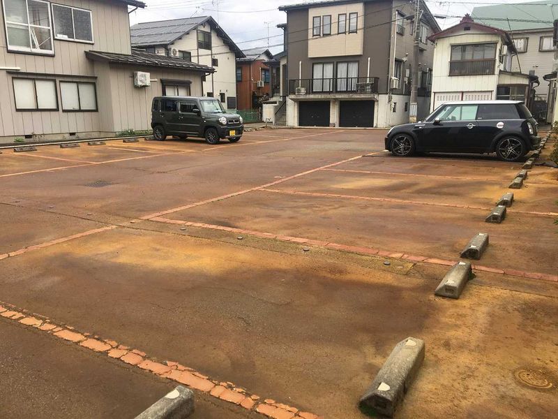 レオパレスグリーン２ 駐車場