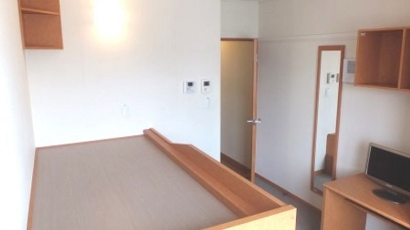 レオパレスルーチェ 居間