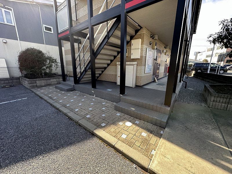 レオパレス大島 エントランス