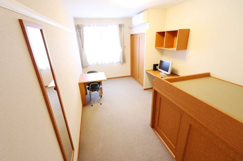レオパレス八風 居間