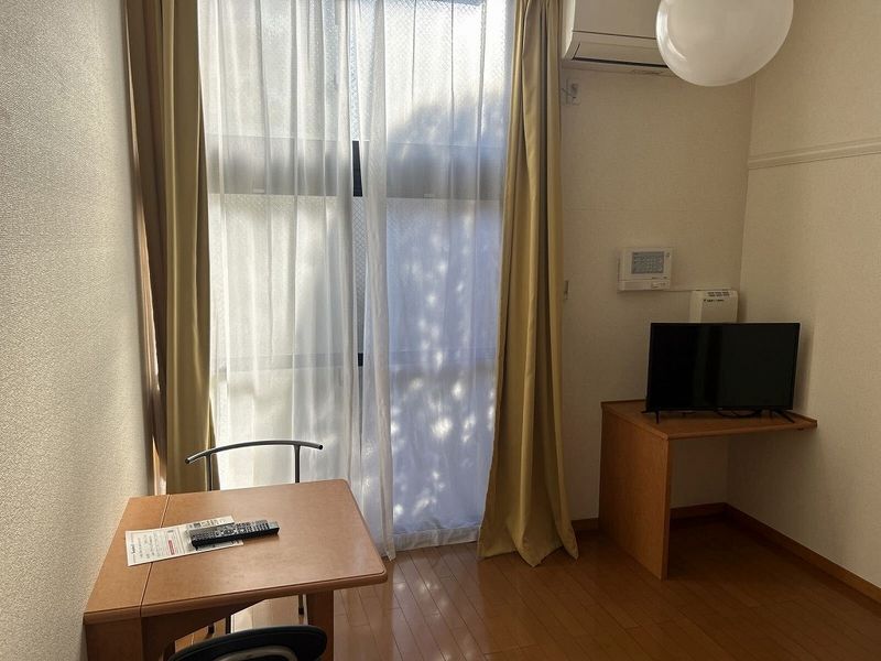 レオパレスエルパセオⅢ 居間