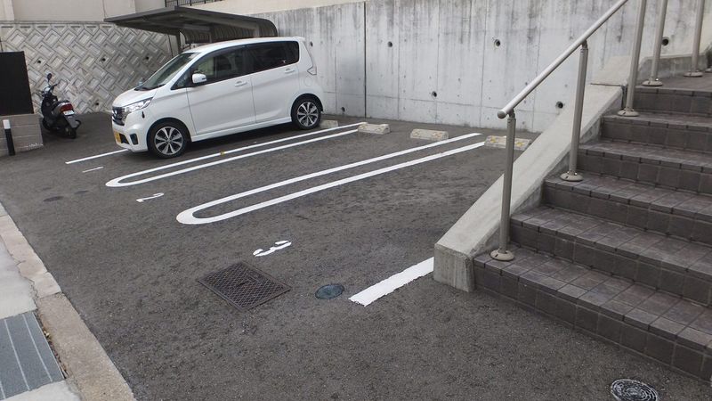 クレイノエヌズガーデン 駐車場