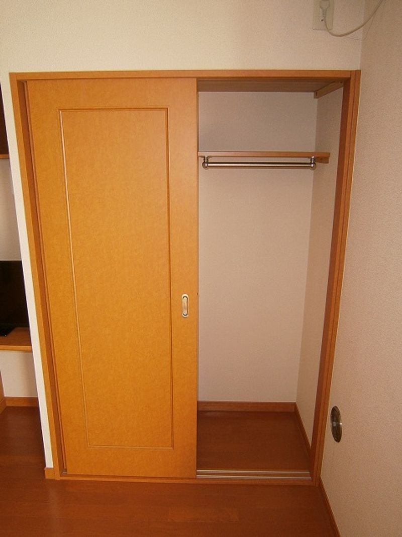 レオパレスＦ　ファミーユ 収納