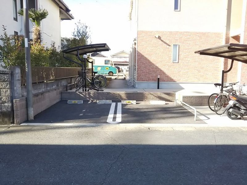レオネクスト秋桜 駐車場