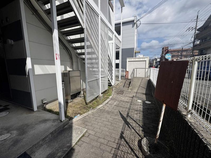 レオパレスＲａｉｎｂｏｗ エントランス