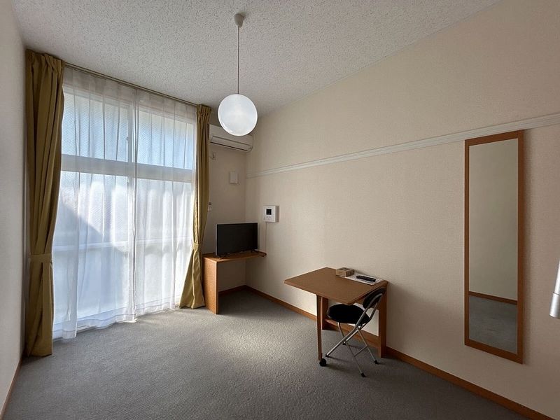 レオパレスパインヒルⅡ 居間