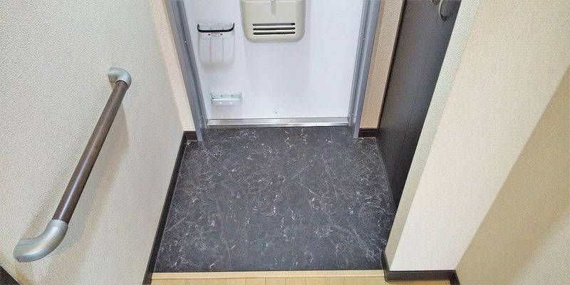 レオネクストＲＥＶＥ 玄関