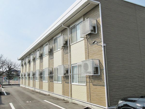 レオパレス５８５ 外観
