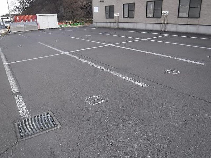 レオパレスＨＩＲＯＫＩ 駐車場