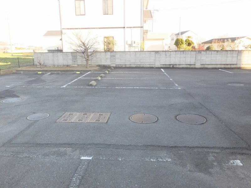 レオパレスアネックス 駐車場