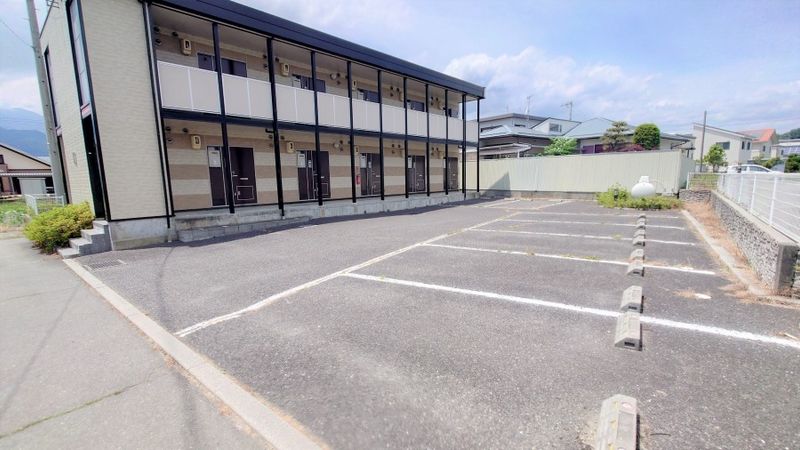 レオパレスグリーンラインⅡ 駐車場