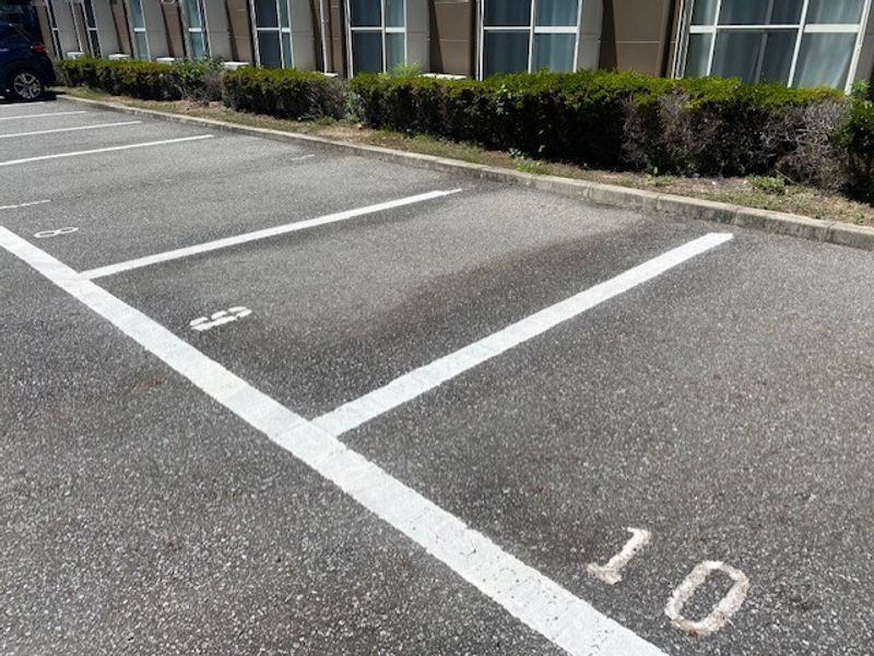 レオパレス箕面 駐車場