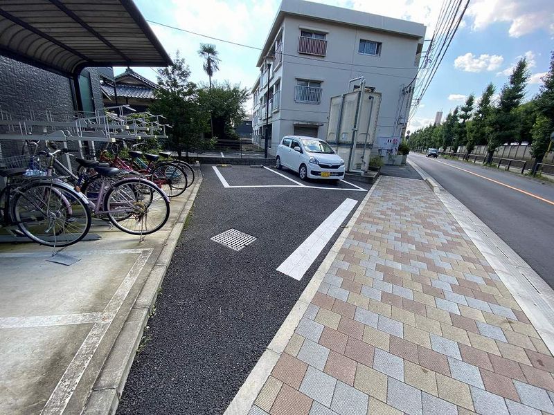 レオネクスト和光南ＭＳ 駐車場