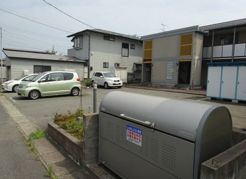 レオパレスエポック 庭