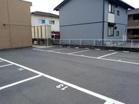 レオパレスマユリカⅢ 駐車場