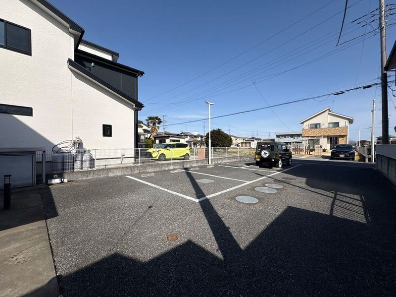 LEONEXT Shine Bãi đỗ xe