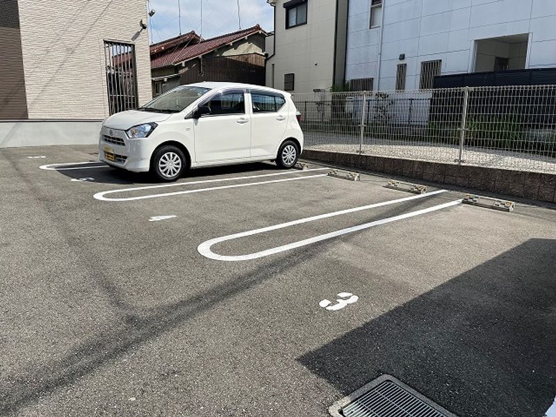 クレイノやよい 駐車場