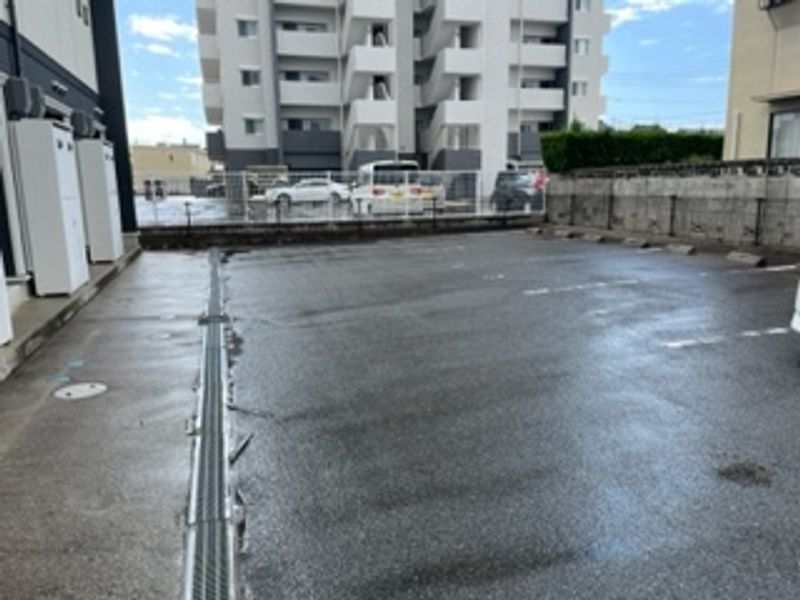 レオネクストイーストリバー 駐車場