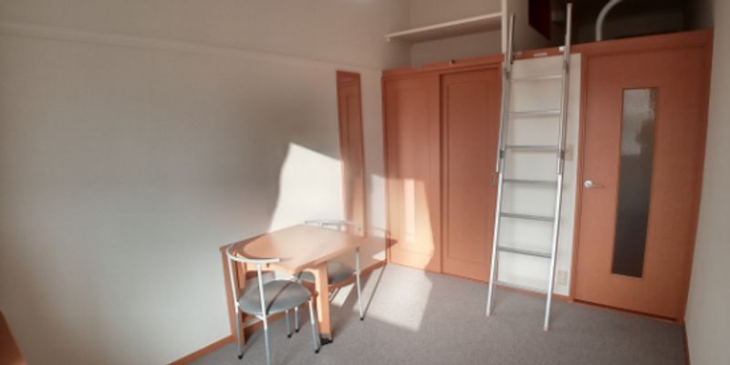 レオパレスユニ 居間
