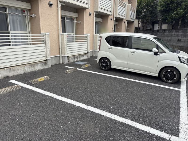 レオネクストアレグリーアⅡ 駐車場